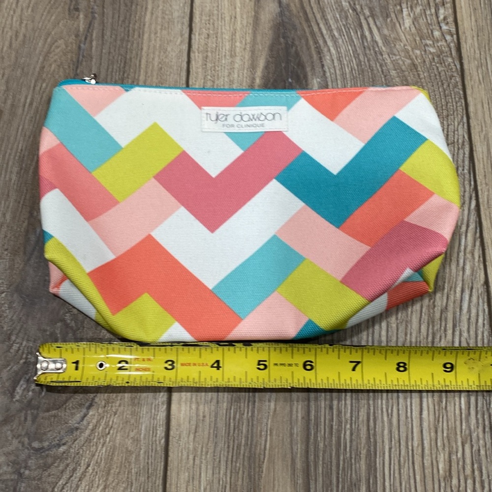 CLINIQUE Tyler Dawson Makeup Bag - Picture 2 of 5